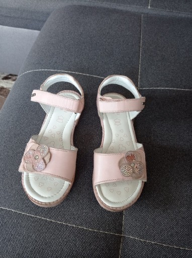 Zdjęcie oferty: Sandałki dla dziewczynki rozmiar 30