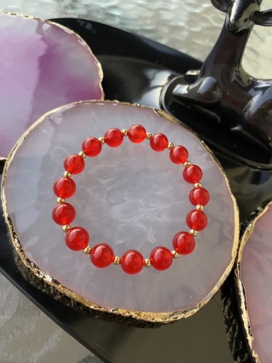Zdjęcie oferty: Damska czerwona bransoletka elastyczna z kamieni