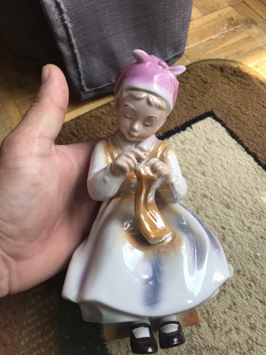 Zdjęcie oferty: Porcelanowa figurka GDR sygnowana 