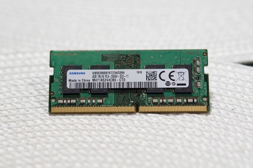 Zdjęcie oferty: Pamięć RAM DDR4 Samsung M471A5244CB0-CTD 4 GB