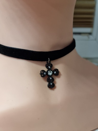 Zdjęcie oferty: Naszyjnik choker z krzyżem HANDMADE