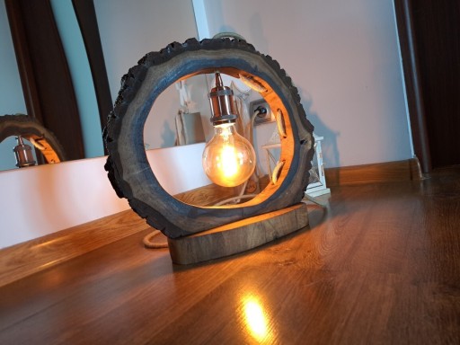 Zdjęcie oferty: Lampka drewniana, lampka stołowa, lampka nocna 