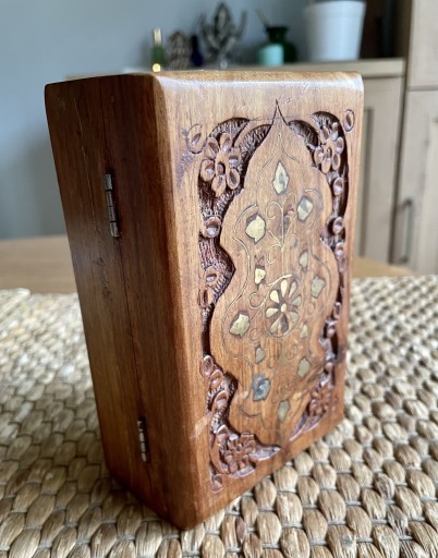 Zdjęcie oferty: Rękodzieło pudełko ozdobne drewniane z Indii .
