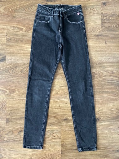 Zdjęcie oferty: Reserved spodnie jeansowe 152