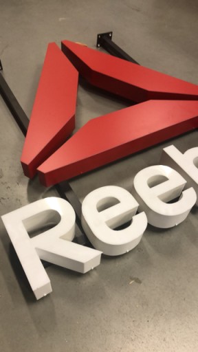 Zdjęcie oferty: kaseton reklamowy 3D LED reebok