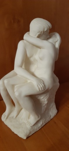 Zdjęcie oferty: Figura rzeżba całujących się kochanków