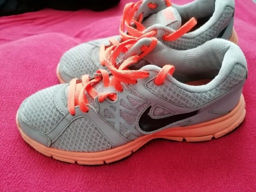 Zdjęcie oferty: Buty Nike roz.42,5