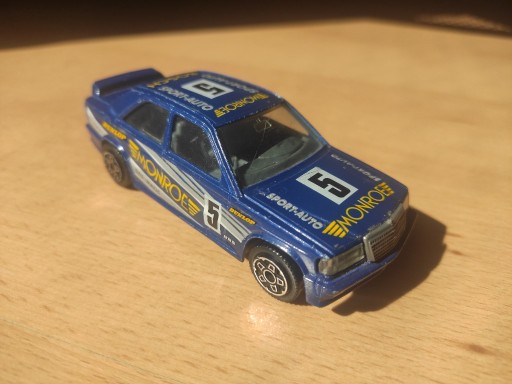 Zdjęcie oferty: Bburago - Mercedes 190 E - 1:43