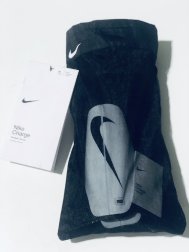 Zdjęcie oferty: Ochraniacze na golenie piłkarskie Nike