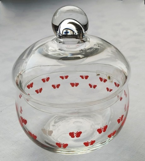 Zdjęcie oferty: Cukiernica szklana z czerwonymi motylkami