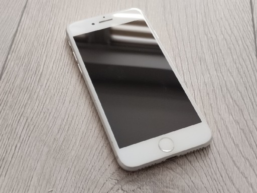 Zdjęcie oferty: Apple  iPhone 7 zadbany srebrny mega zestaw okazja