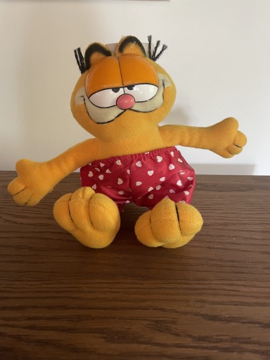 Zdjęcie oferty: Pluszowa maskotka Garfield Paws, inc.