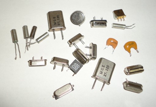 Zdjęcie oferty: Zestaw MiX kwarc rezonator oscylator kwarcowy SMD HTH pakiet 33sztuki 