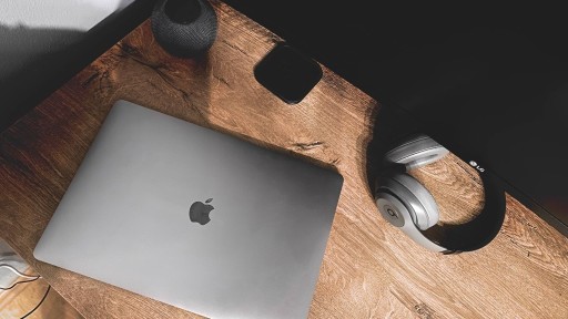 Zdjęcie oferty: MacBook Pro 15 2019 i9 2,4GHz/32/512/R560X