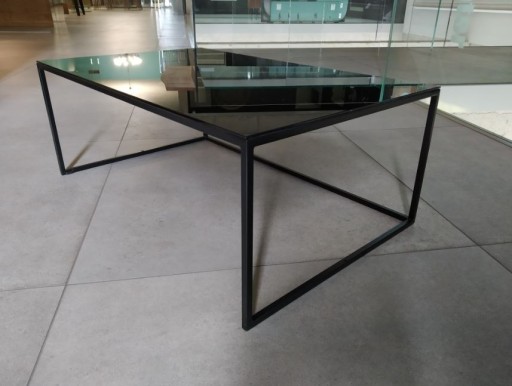 Zdjęcie oferty: Stolik czarny ze stali z blatem szklanym. 80x50