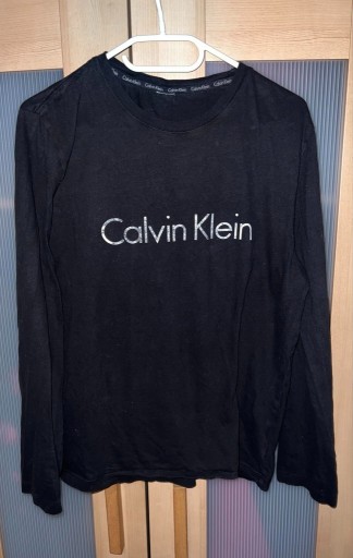 Zdjęcie oferty: Calvin Klein czarna klasyczna bluzka M napis