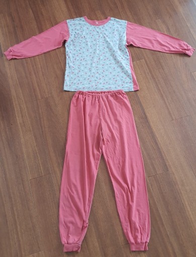 Zdjęcie oferty: piżama dla dziewczynki różowa serduszka 164