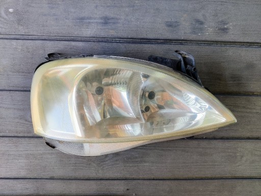 Zdjęcie oferty: Lampa reflektor prawa Opel Corsa C valeo