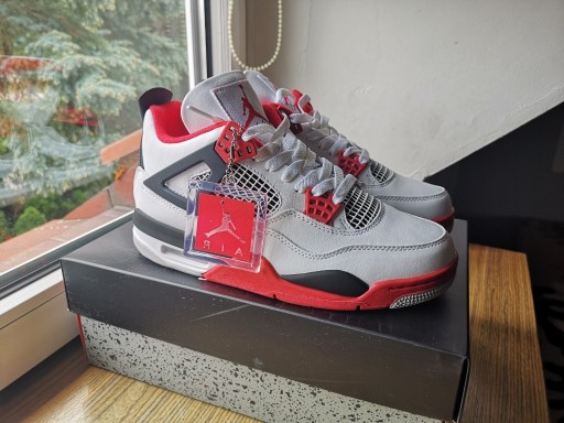 Zdjęcie oferty: Nike Air Jordan 4 | Fire Red | EU43 | 