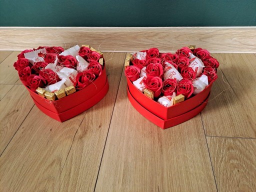 Zdjęcie oferty: Box z różami mydlanymi dzień babci dziadka