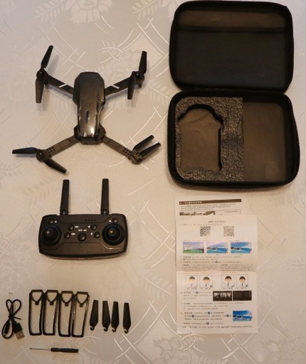 Zdjęcie oferty: Dron Quadcopter z wifi,2akumulatory,Ośw.led,kamerą