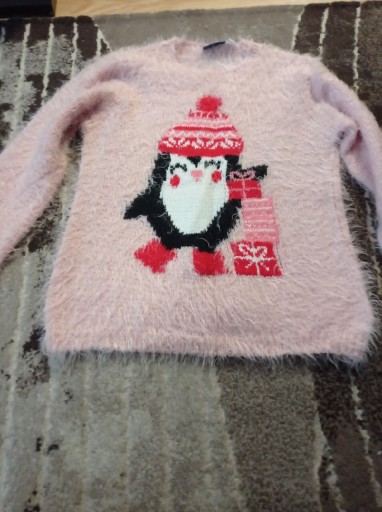 Zdjęcie oferty: Sweterek dla dziewczynki rozmiar 110/116