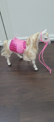 Zdjęcie oferty: Koń interaktywny Barbie