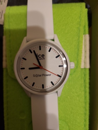 Zdjęcie oferty: Ice-Watch - biały zegarek z ładowaniem solarnym
