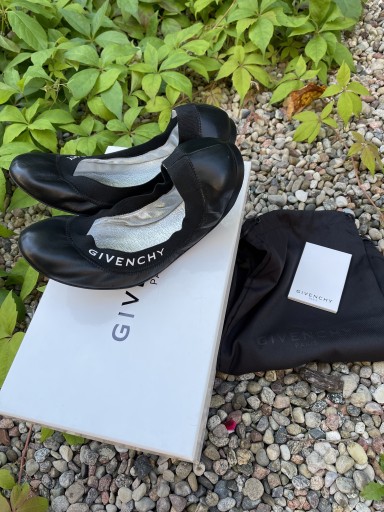 Zdjęcie oferty: Baleriny Givenchy oryginalne