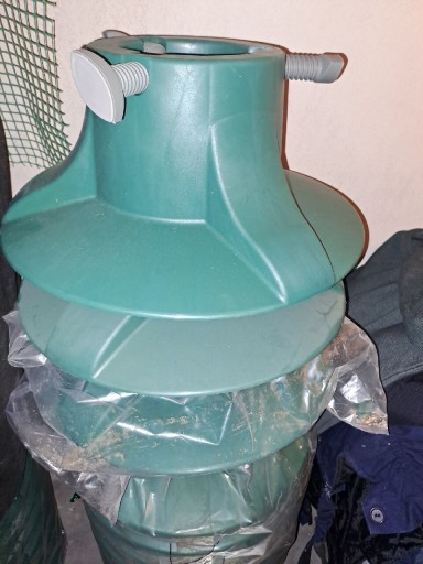 Zdjęcie oferty: Plastikowy Stojak pod choinkę ze zbiorniczkiem