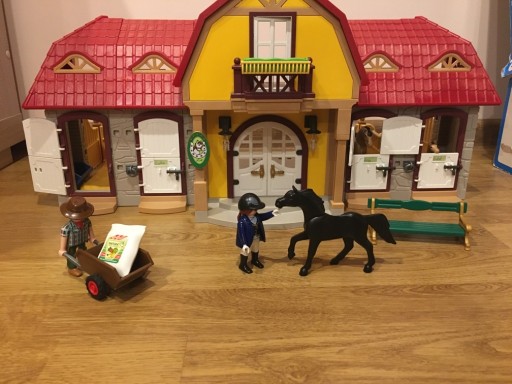 Zdjęcie oferty: Playmobil duża stadnina koni 5221