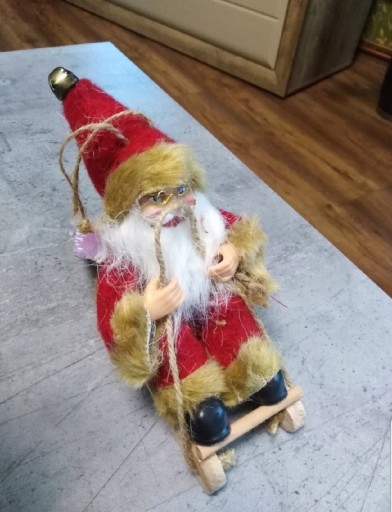 Zdjęcie oferty: Mikołaj na saniach do zawieszenia na choinkę