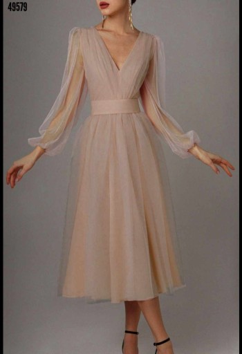 Zdjęcie oferty: Tiulowa sukienka w kolorze kremowym LePatron