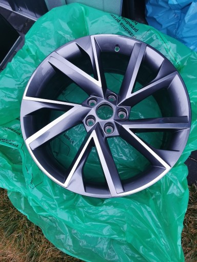 Zdjęcie oferty: Felga aluminiowa Vega 8x19 Skoda Superb OEM 