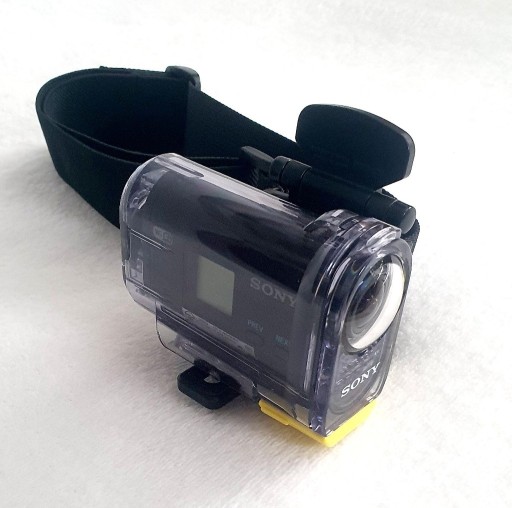 Zdjęcie oferty: Kamera sportowa Action Cam Sony HDR-AS15 z dodatkowym wyposażeniem.