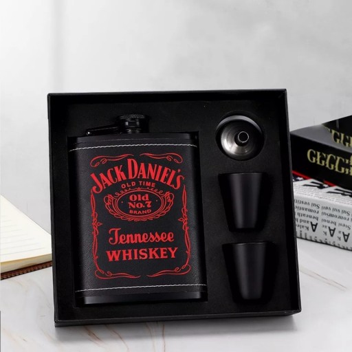 Zdjęcie oferty: Zestaw piersiówka Jack Daniels z kieliszkami