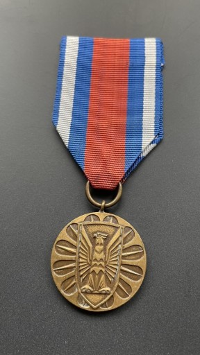 Zdjęcie oferty: Brązowy medal za zasługi w ochron porządk publ PRL