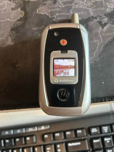 Zdjęcie oferty: Motorola V980 w kolorze srebrno-czarna super stan