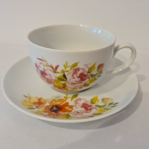 Zdjęcie oferty: Filiżanki porcelana CHODZIEŻ, fason Yvette