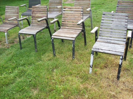 Zdjęcie oferty: Krzesło metalowe szare z deseczkami drewnianymi