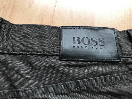 Zdjęcie oferty: Spodnie marki Hugo Boss  35x36