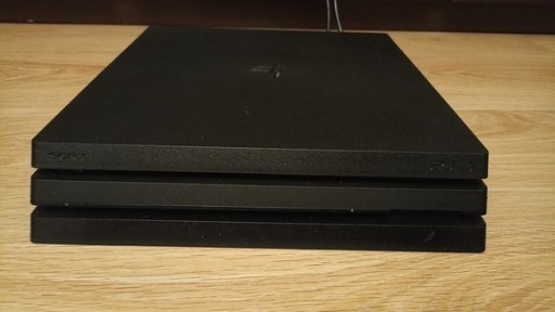 Zdjęcie oferty: PlayStation 4 Pro 1TB + 2 pady super stan jak nowa