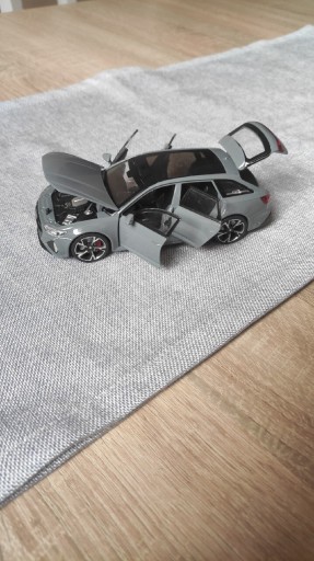 Zdjęcie oferty: Audi RS6 zabawka 1:32