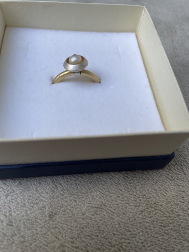 Zdjęcie oferty: złoty pierścionek z perła, próba 925