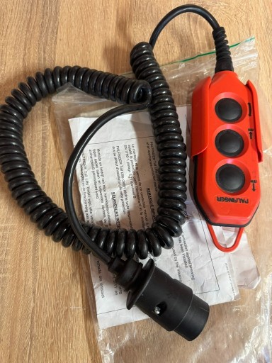 Zdjęcie oferty: Pilot 3-przyciskowy zestaw - org MBB Palfinger, nowy