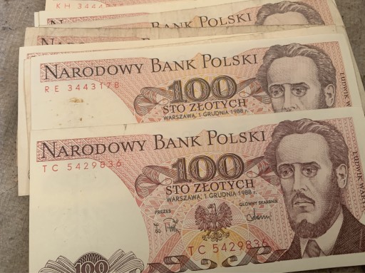 Zdjęcie oferty: Stary Banknot 100 zł z PRL z 1983 roku
