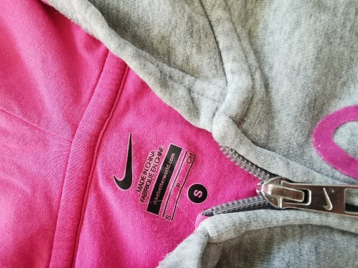 Zdjęcie oferty: Bluza z kapturem Nike 5-6 lat popiel