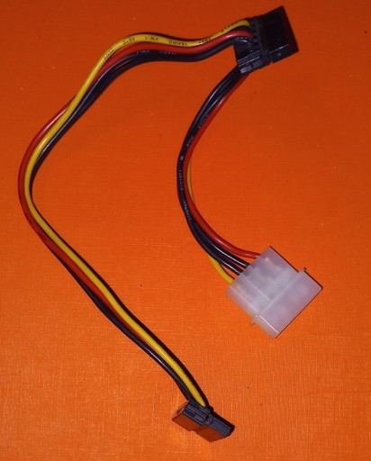 Zdjęcie oferty: Przedłużacz adapter zasilania HDD DVD Molex 2 Sata