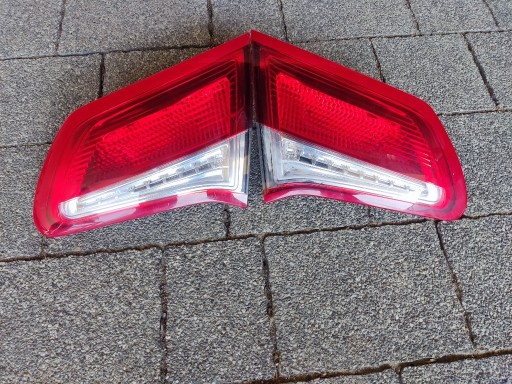 Zdjęcie oferty: Citroen C4 II B7 lampy klapy tył OE 9672155480