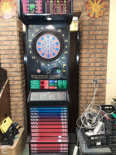 Zdjęcie oferty: DART NA 8 GRACZY FIRMY WIK WESTERN DARTS